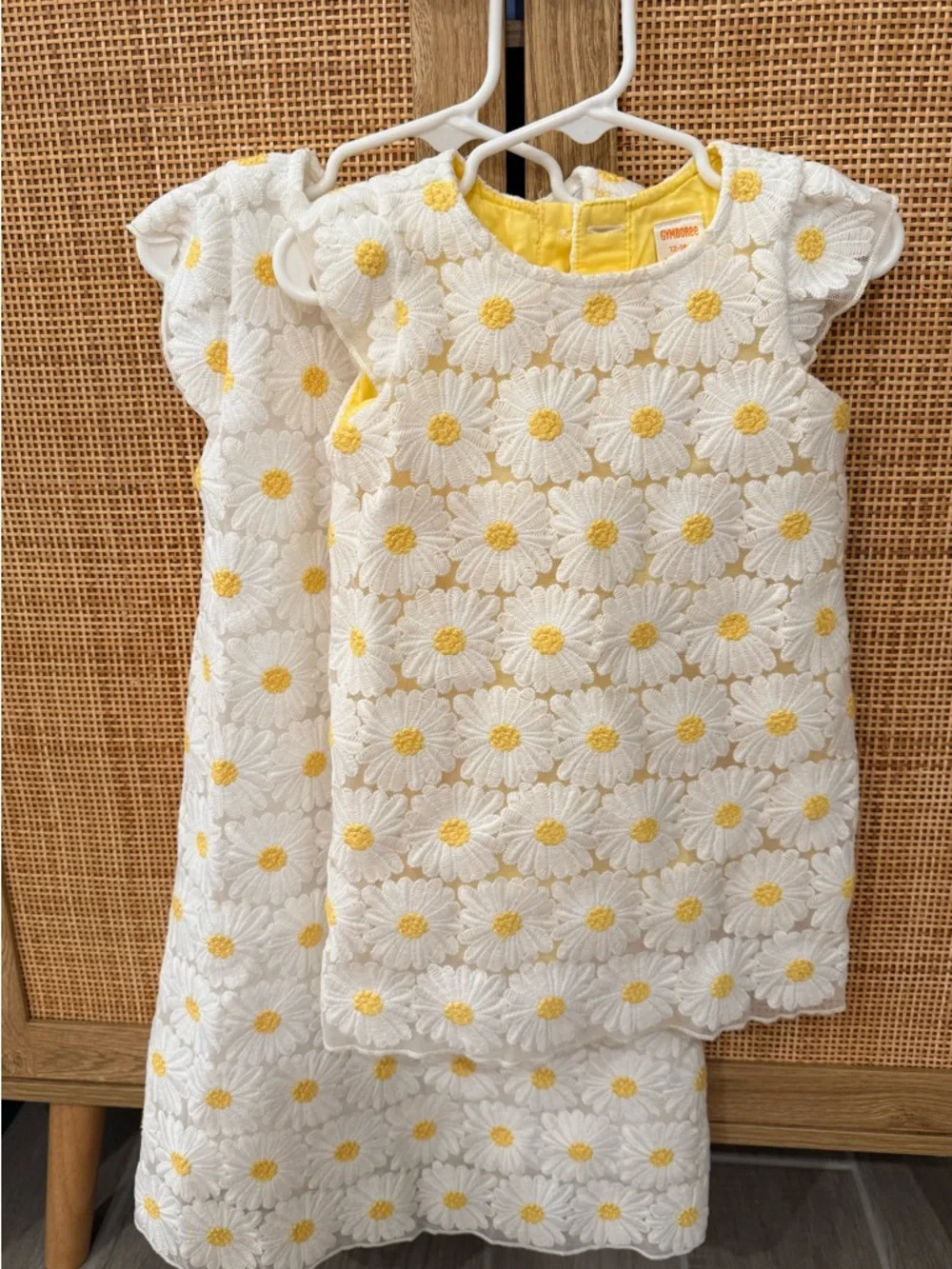 Gymboree White Lace Daisy Dress with Yellow Centers - Picture 5 of 5